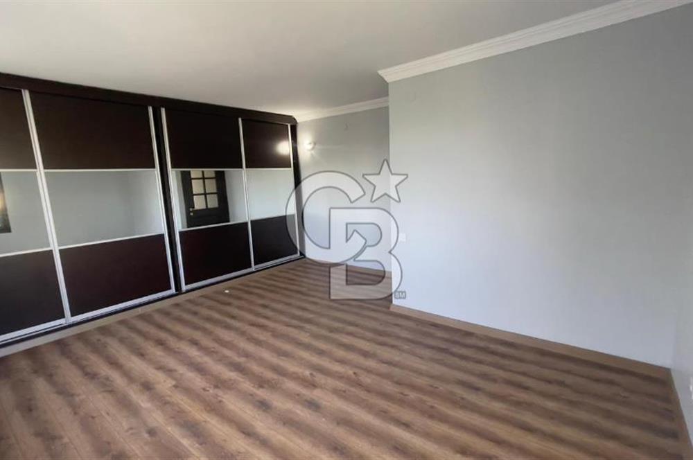 Bahçeşehir Bademde Kiralık Geniş Bahçeli 4+2 Köşe Villa