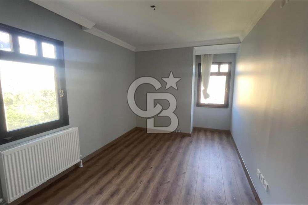 Bahçeşehir Bademde Kiralık Geniş Bahçeli 4+2 Köşe Villa
