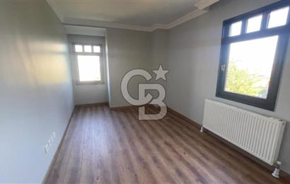 Bahçeşehir Bademde Kiralık Geniş Bahçeli 4+2 Köşe Villa
