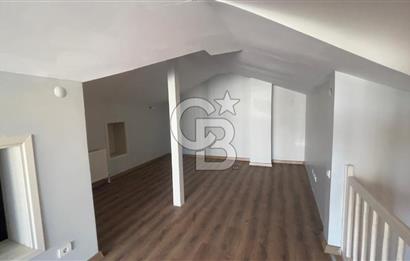 Bahçeşehir Bademde Kiralık Geniş Bahçeli 4+2 Köşe Villa