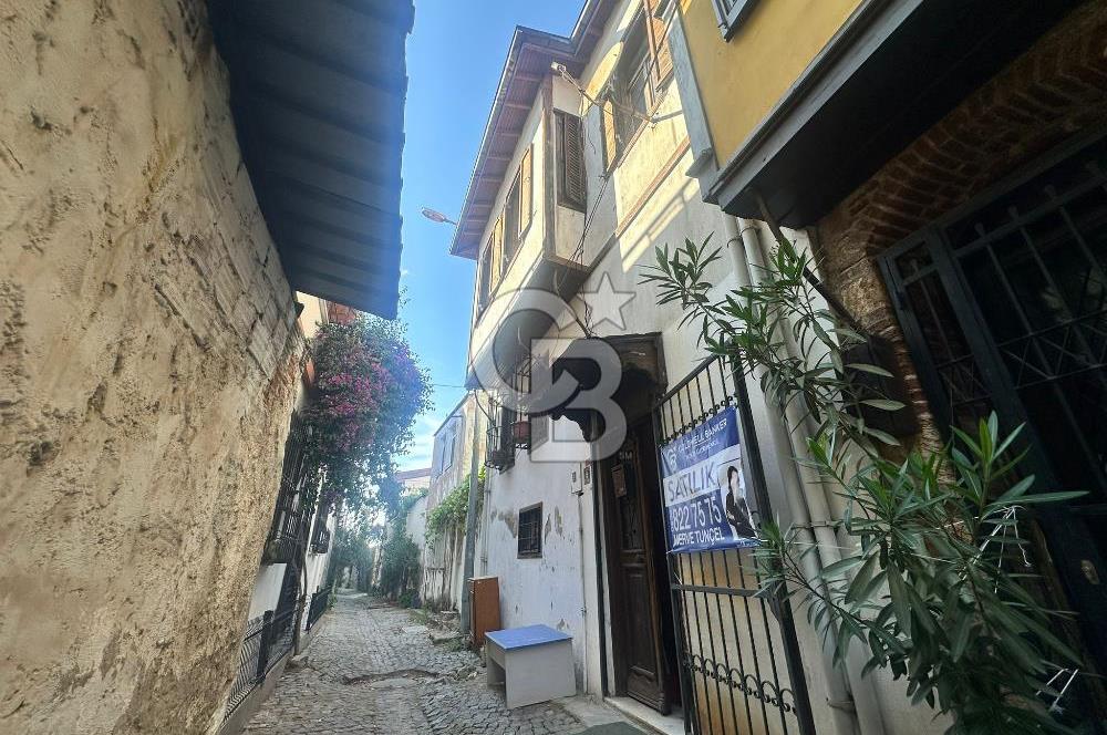Ayvalık Merkez'de Denize 50 M Mesafede Satılık Tescilli Rum Evi