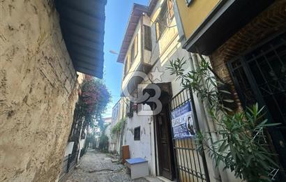 Ayvalık Merkez'de Denize 50 M Mesafede Satılık Tescilli Rum Evi