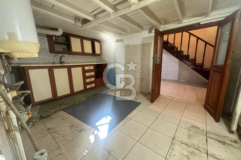 Ayvalık Merkez'de Denize 50 M Mesafede Satılık Tescilli Rum Evi
