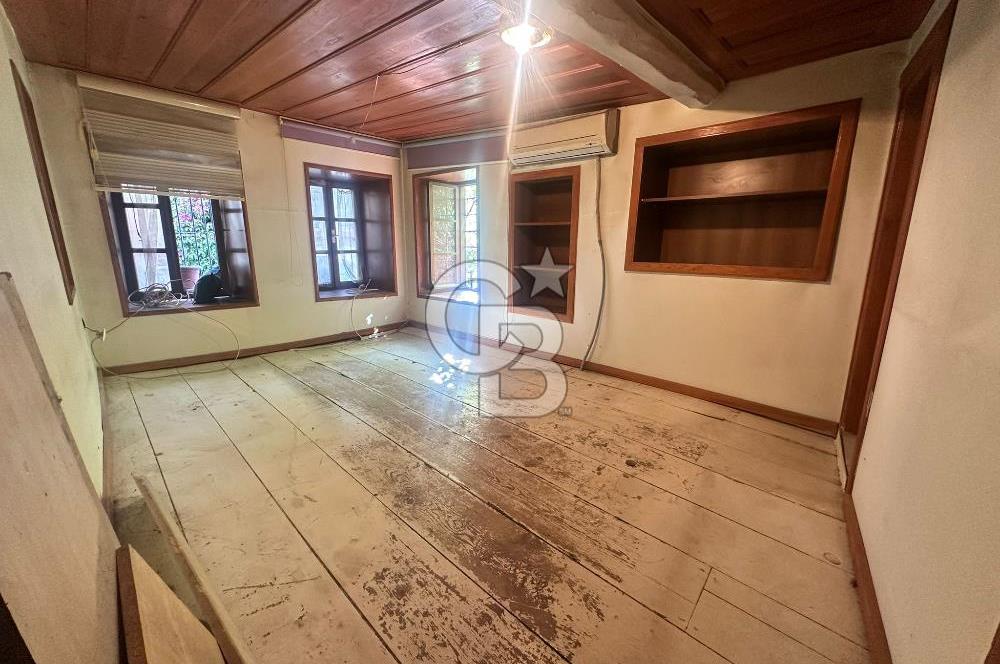 Ayvalık Merkez'de Denize 50 M Mesafede Satılık Tescilli Rum Evi