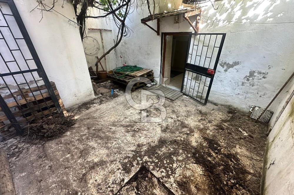Ayvalık Merkez'de Denize 50 M Mesafede Satılık Tescilli Rum Evi