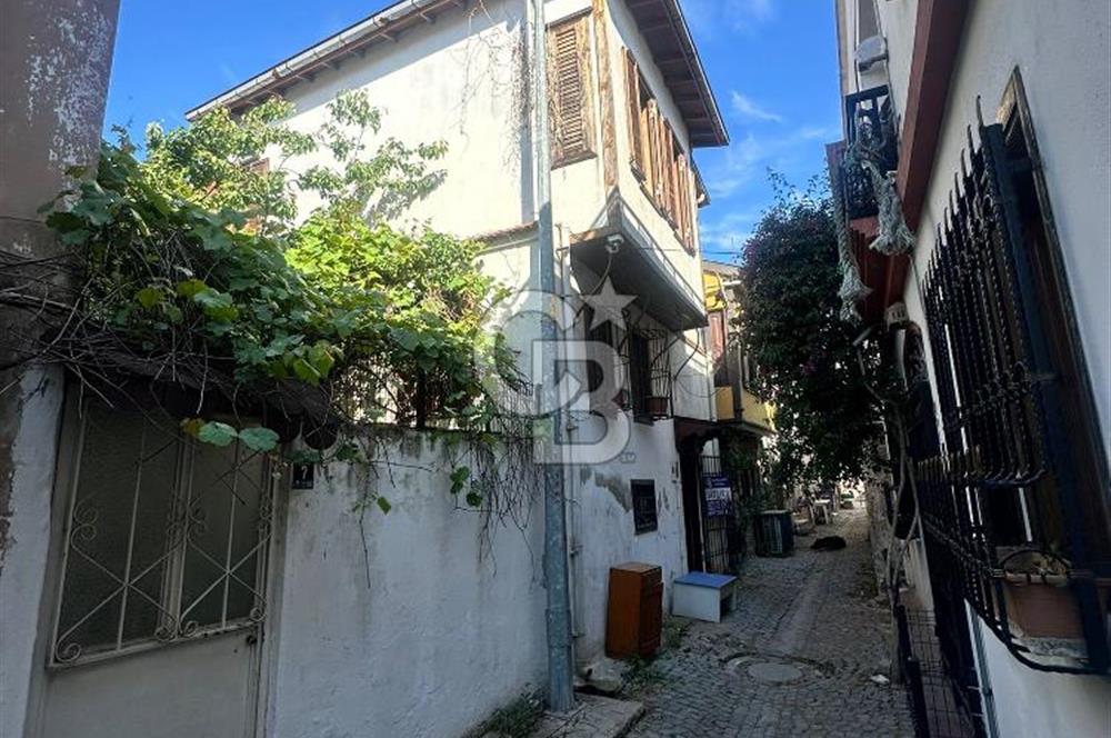 Ayvalık Merkez'de Denize 50 M Mesafede Satılık Tescilli Rum Evi