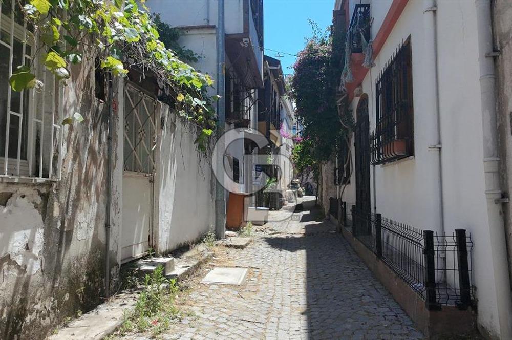 Ayvalık Merkez'de Denize 50 M Mesafede Satılık Tescilli Rum Evi