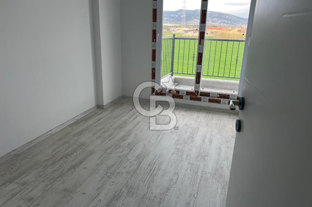 Foça Yenibağarası Havuzlu Sitede 1+1 Kiralık Sıfır Daire