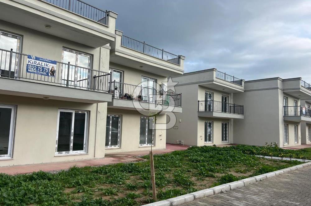 Foça Yenibağarası Havuzlu Sitede 1+1 Kiralık Sıfır Daire