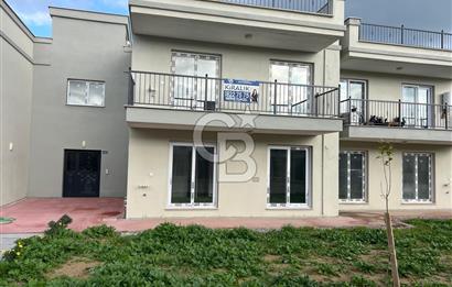 Foça Yenibağarası Havuzlu Sitede 1+1 Kiralık Sıfır Daire
