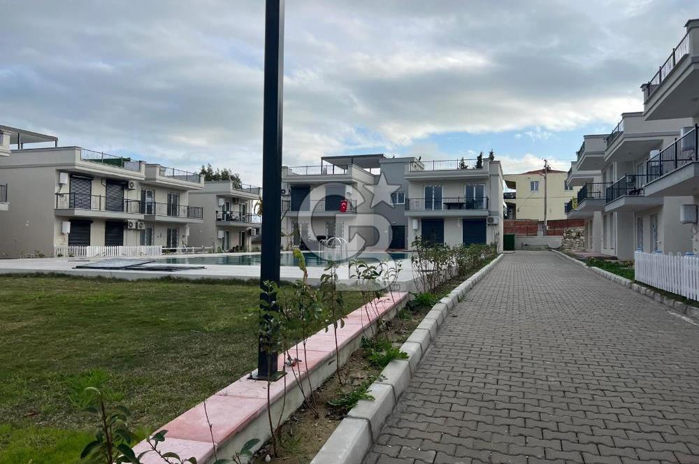 Foça Yenibağarası Havuzlu Sitede 1+1 Kiralık Sıfır Daire