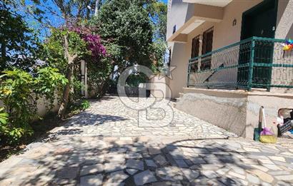 URLA GÜVENDİK MAVİ PLAJDA SATILIK MÜSTAKİL 5+2 TRİPLEKS VİLLA