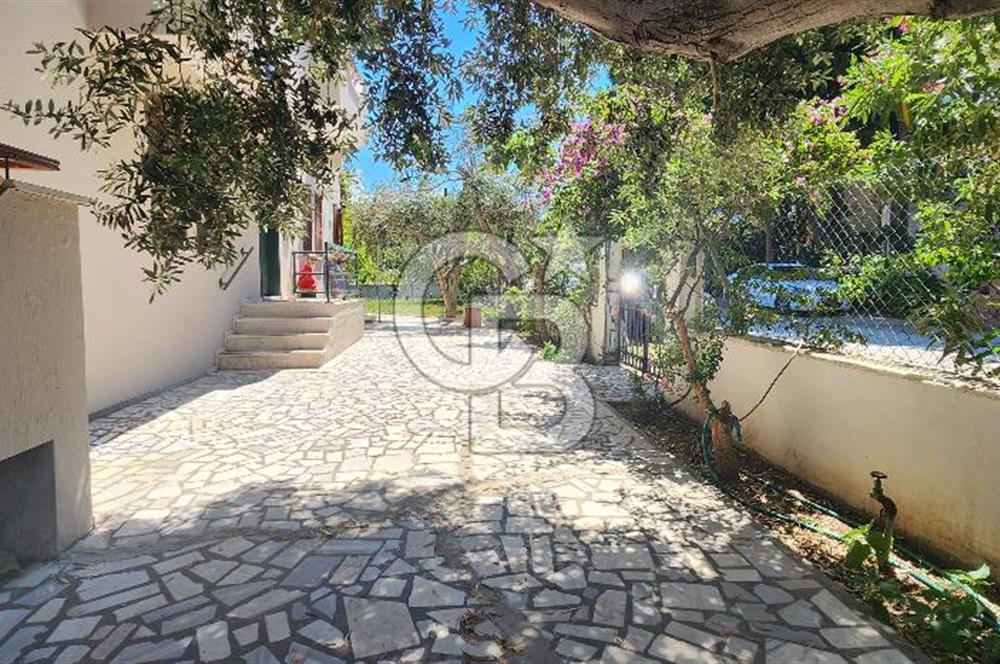 URLA GÜVENDİK MAVİ PLAJDA SATILIK MÜSTAKİL 5+2 TRİPLEKS VİLLA