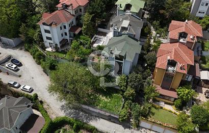 Bahçeşehir Bademde Kiralık Geniş Bahçeli 4+2 Köşe Villa