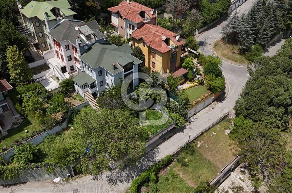 Bahçeşehir Bademde Kiralık Geniş Bahçeli 4+2 Köşe Villa