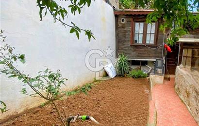 heybeli'de bahçeli 2 katlı rum evi