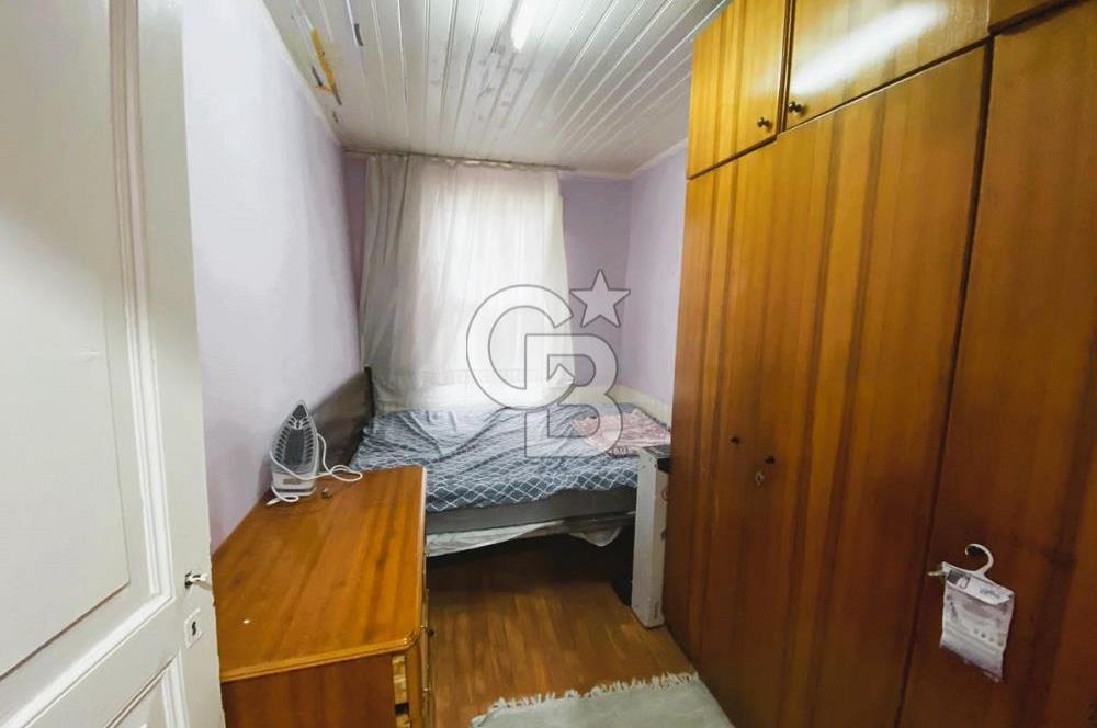heybeli'de bahçeli 2 katlı rum evi