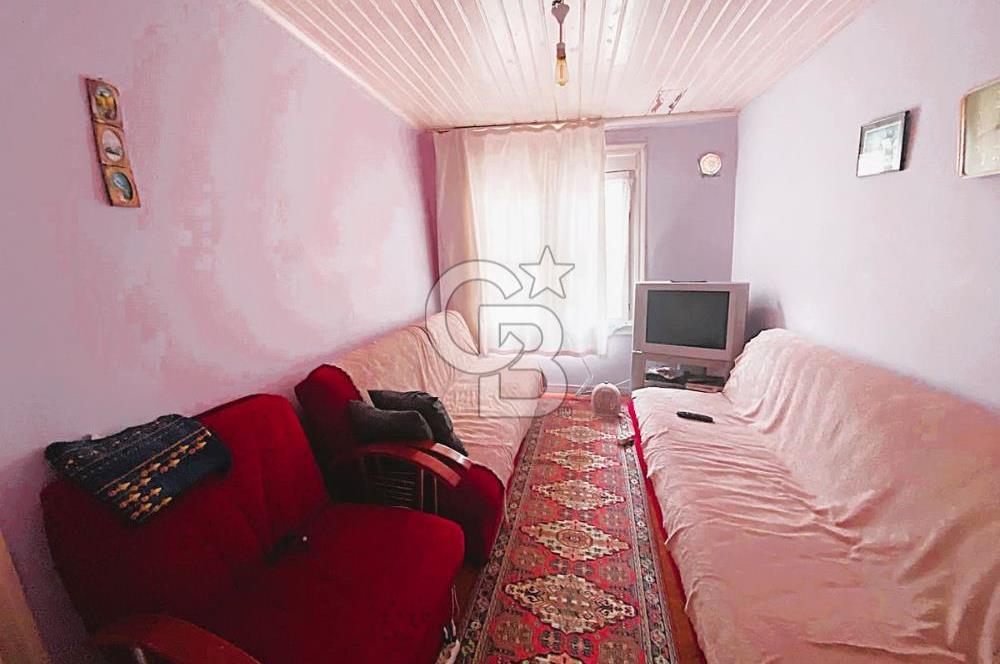 heybeli'de bahçeli 2 katlı rum evi