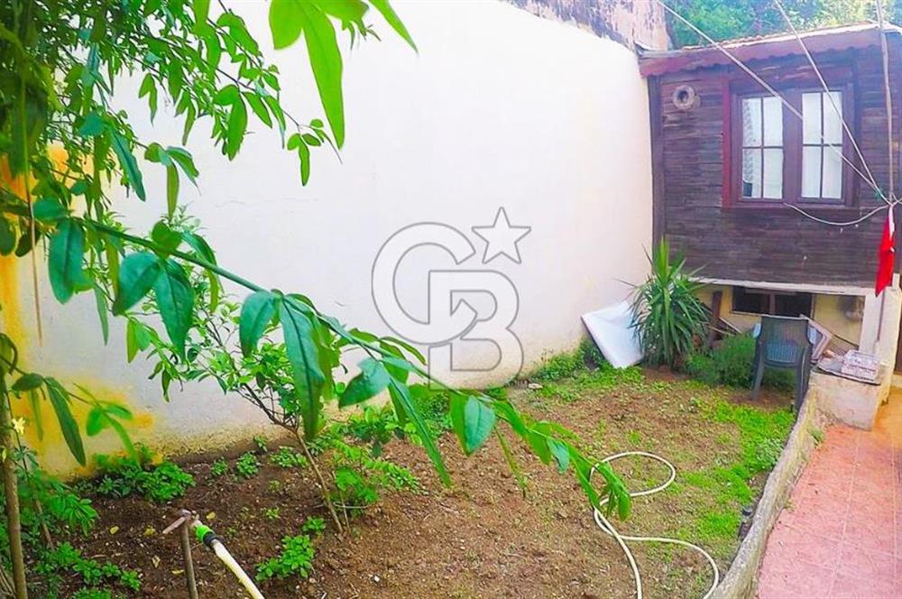 heybeli'de bahçeli 2 katlı rum evi