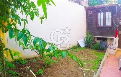 heybeli'de bahçeli 2 katlı rum evi