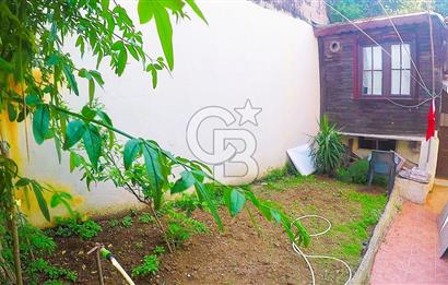 heybeli'de bahçeli 2 katlı rum evi