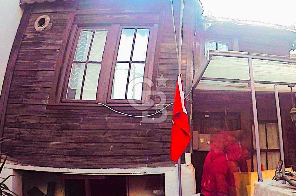 heybeli'de bahçeli 2 katlı rum evi