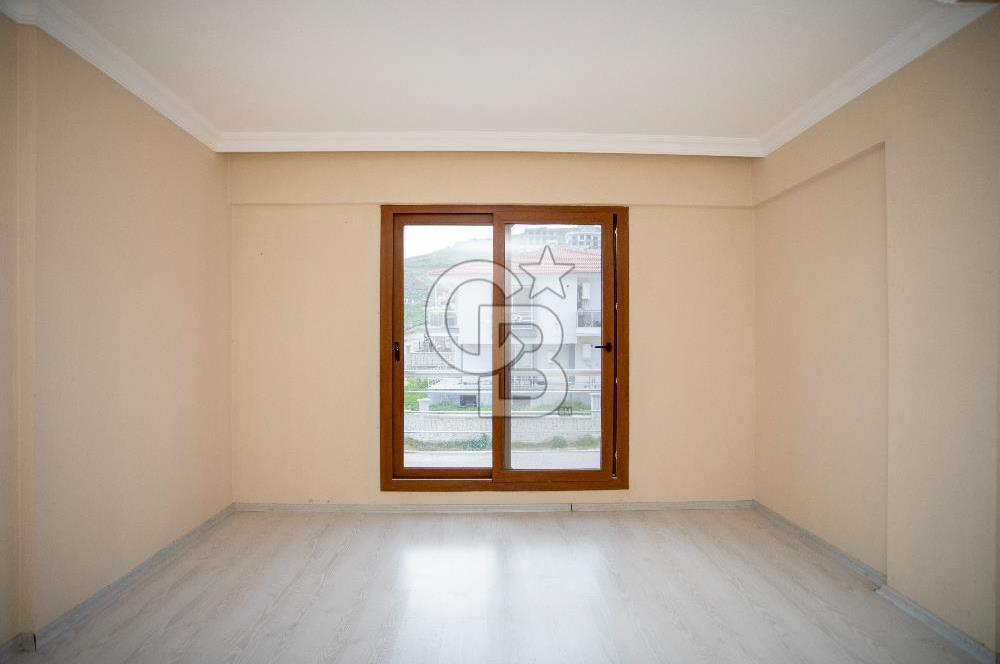 Foça Bağarası Kazım Dirik Mahallesinde Kiralık 2+1 Daire