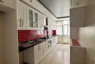 Geniş metrekareli bakımlı merkezde kiralık daire