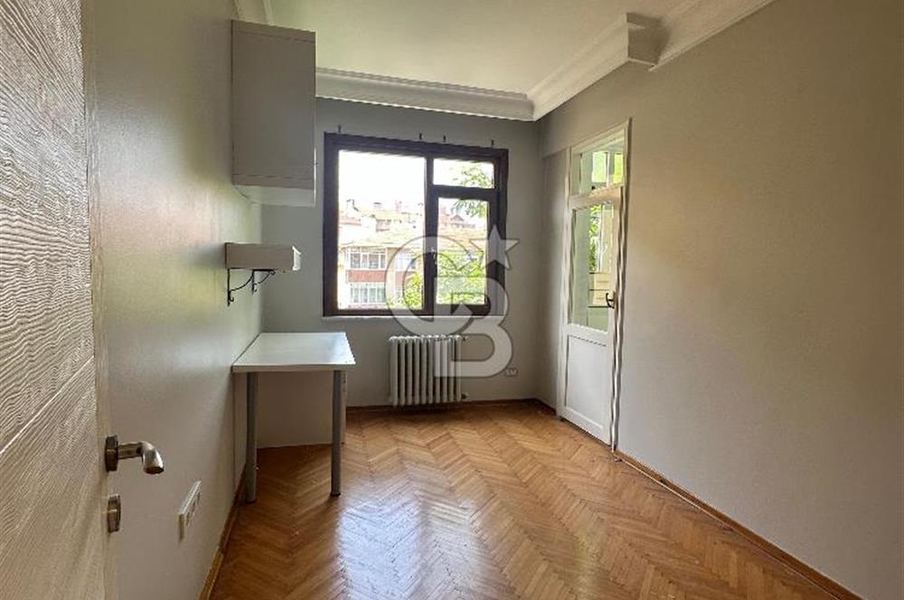 Geniş metrekareli bakımlı merkezde kiralık daire
