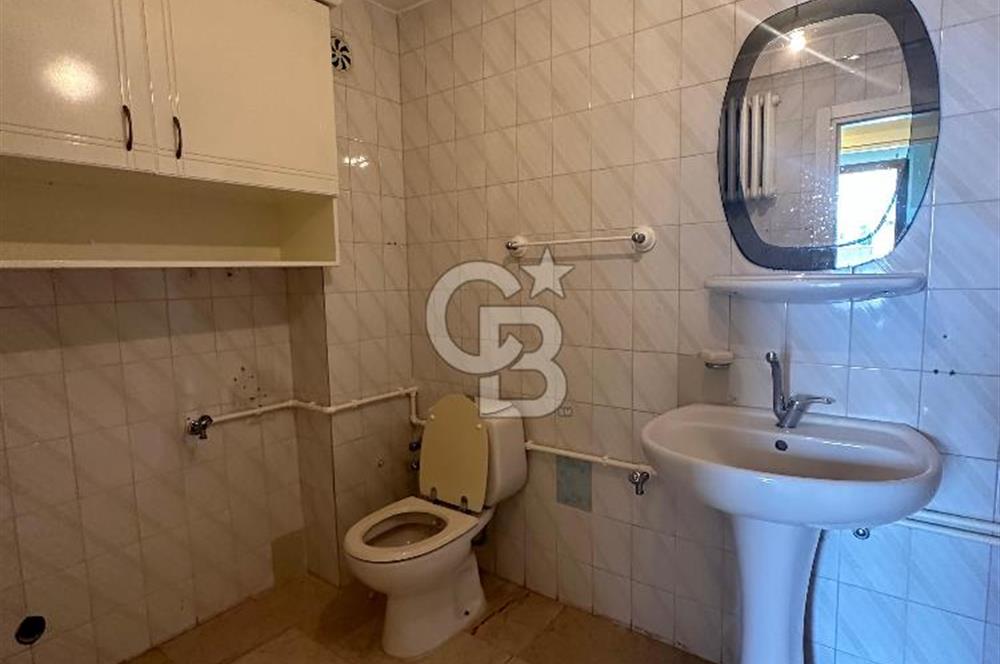 Geniş metrekareli bakımlı merkezde kiralık daire