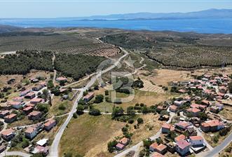 EŞSİZ KONUMDA KÖY İÇİ TARLA – KARABURUN PARLAK MAHALLESİ – 4.079 M