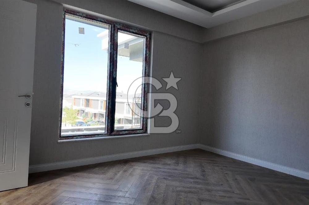 *Bağlıca’da 4+1 Müstakil Bahçeli Lüks Villa 