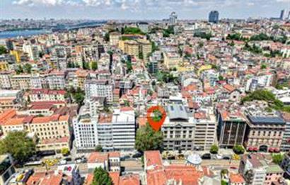 KARAKÖY TRAMVAY YOLU ÜZERİNDE, GALATAPORTA YAKIN, KİRALIK BİNA