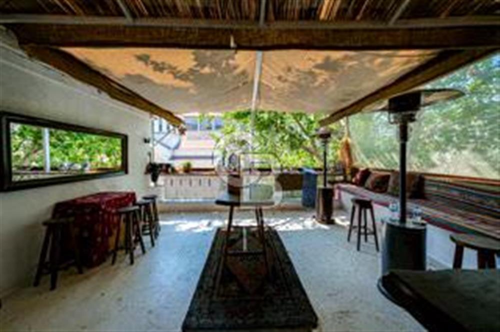 KARAKÖY TRAMVAY YOLU ÜZERİNDE, GALATAPORTA YAKIN, KİRALIK BİNA