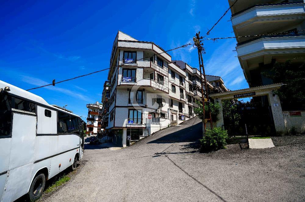 Çekmeköy Merkez Mahallesi Rana Sokak Satılık 2+1 daire