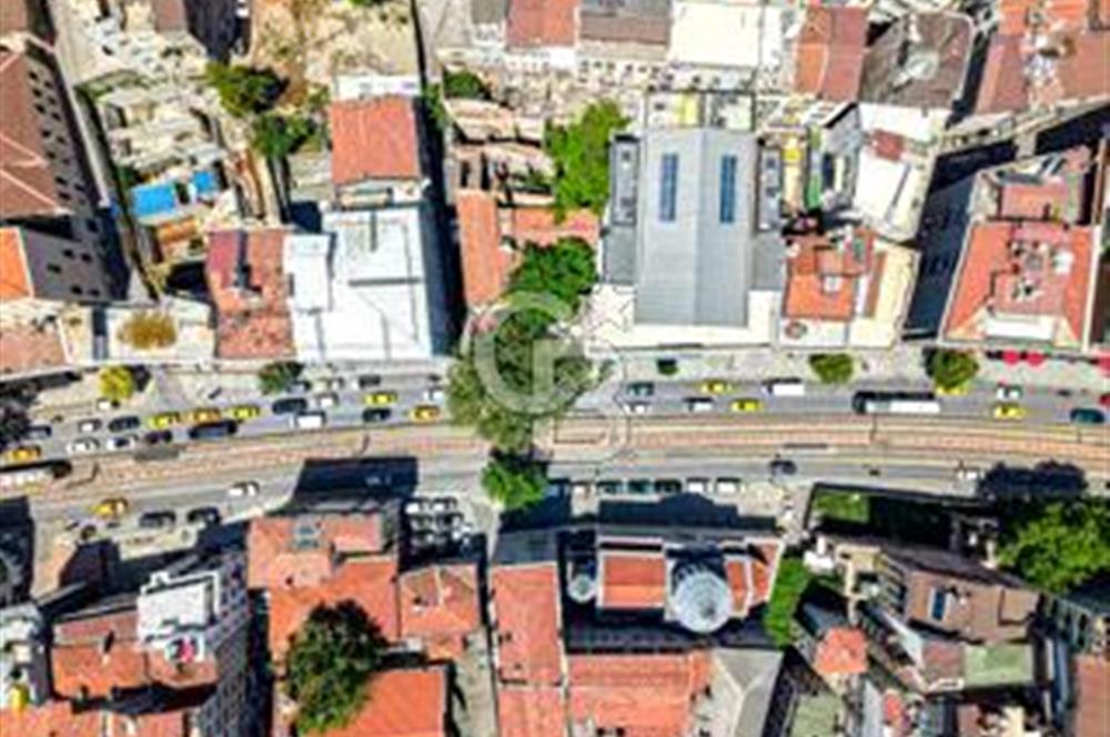 KARAKÖY TRAMVAY YOLU ÜZERİNDE, GALATAPORTA YAKIN, KİRALIK BİNA