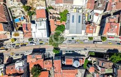KARAKÖY TRAMVAY YOLU ÜZERİNDE, GALATAPORTA YAKIN, KİRALIK BİNA