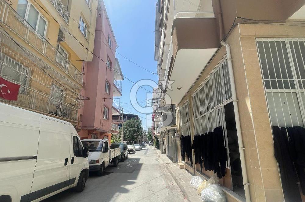 BORNOVA YEŞİLOVA'DA SATILIK KOMPLE BİNA