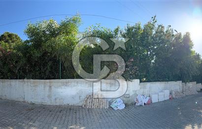 Seferihisar Zümrüt Evler Sitesi İçerisinde Satılık Villa Arsası