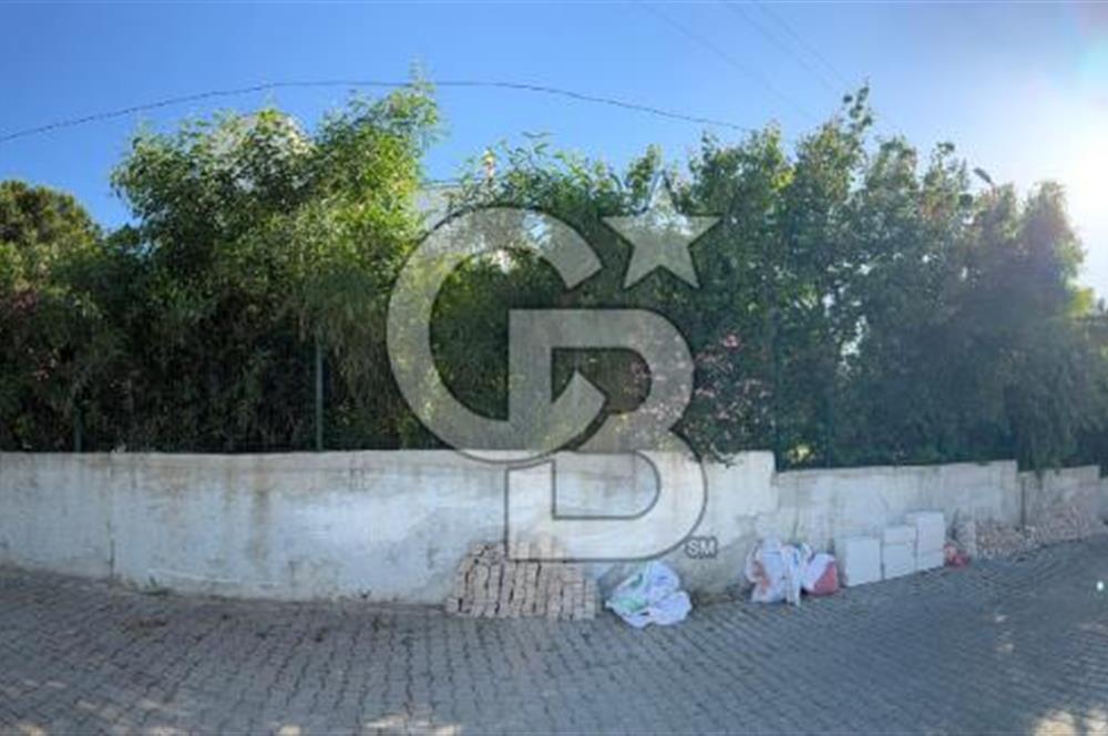 Seferihisar Zümrüt Evler Sitesi İçerisinde Satılık Villa Arsası
