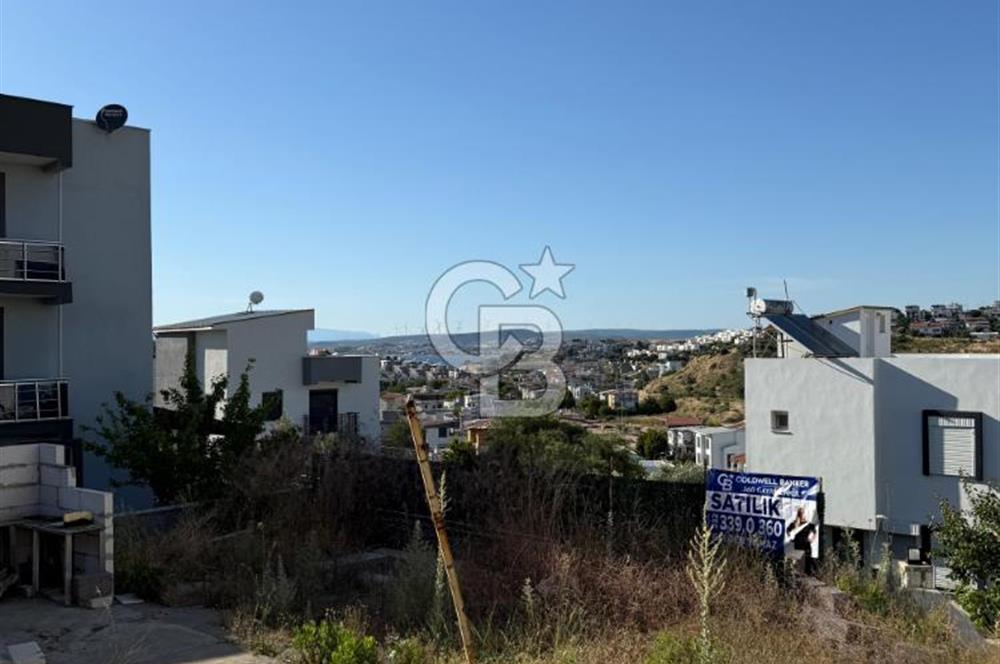 Seferihisar Zümrüt Evler Sitesi İçerisinde Satılık Villa Arsası