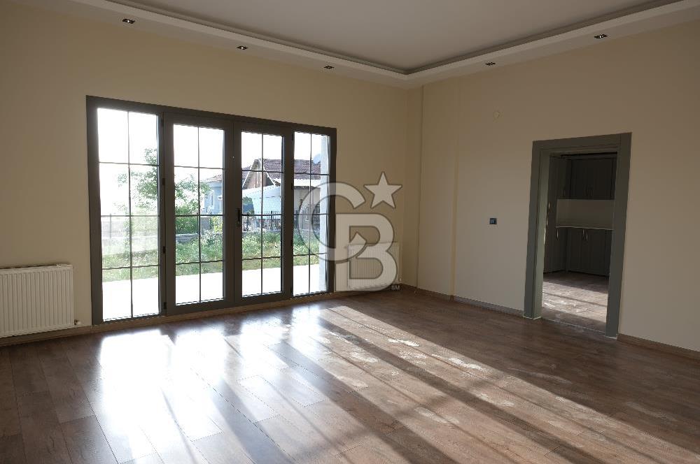 COLDWELL BANKER'den TECDE'nin KALBİNDE SATILIK TRİBLEKS VİLLA