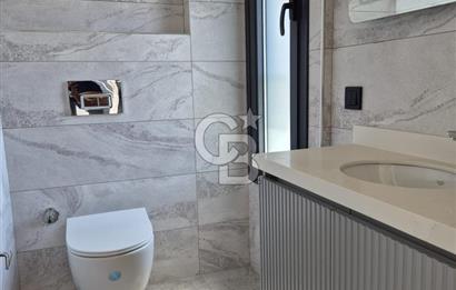 Modern Mimari Akıllı Ev Bahçe ve Havuz SATILIK VİLLA