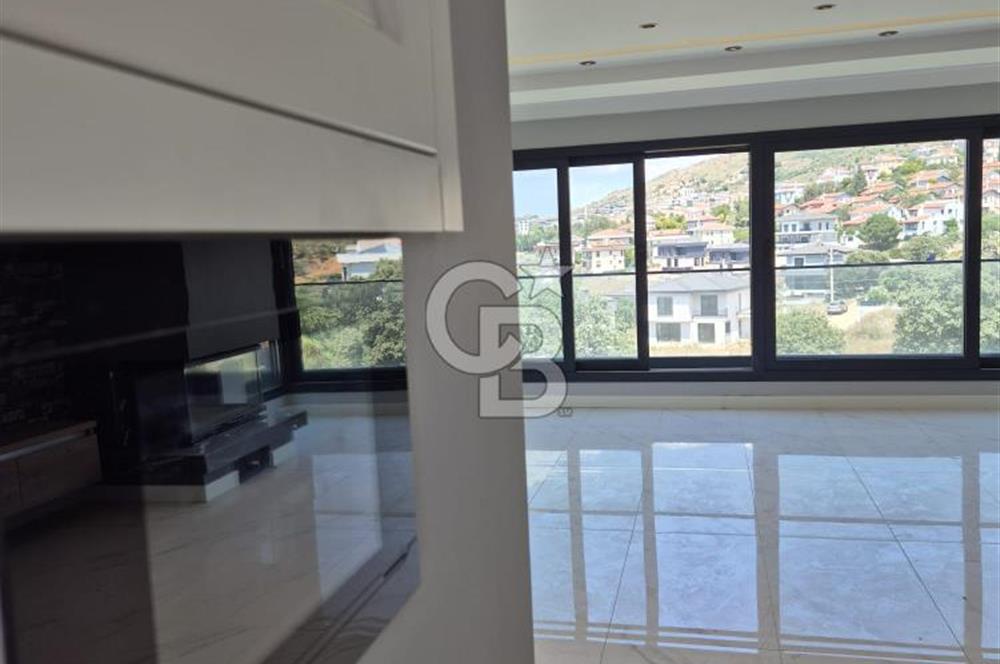 Modern Mimari Akıllı Ev Bahçe ve Havuz SATILIK VİLLA