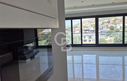 Modern Mimari Akıllı Ev Bahçe ve Havuz SATILIK VİLLA