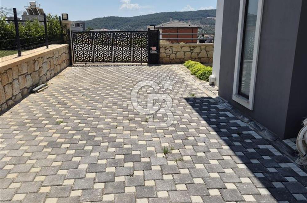 Modern Mimari Akıllı Ev Bahçe ve Havuz SATILIK VİLLA