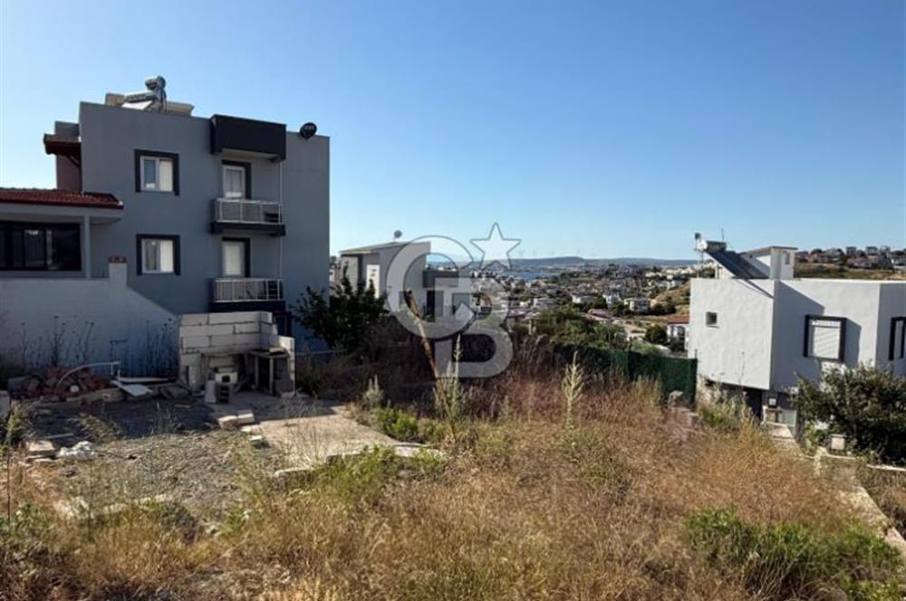 Seferihisar Zümrüt Evler Sitesi İçerisinde Satılık Villa Arsası