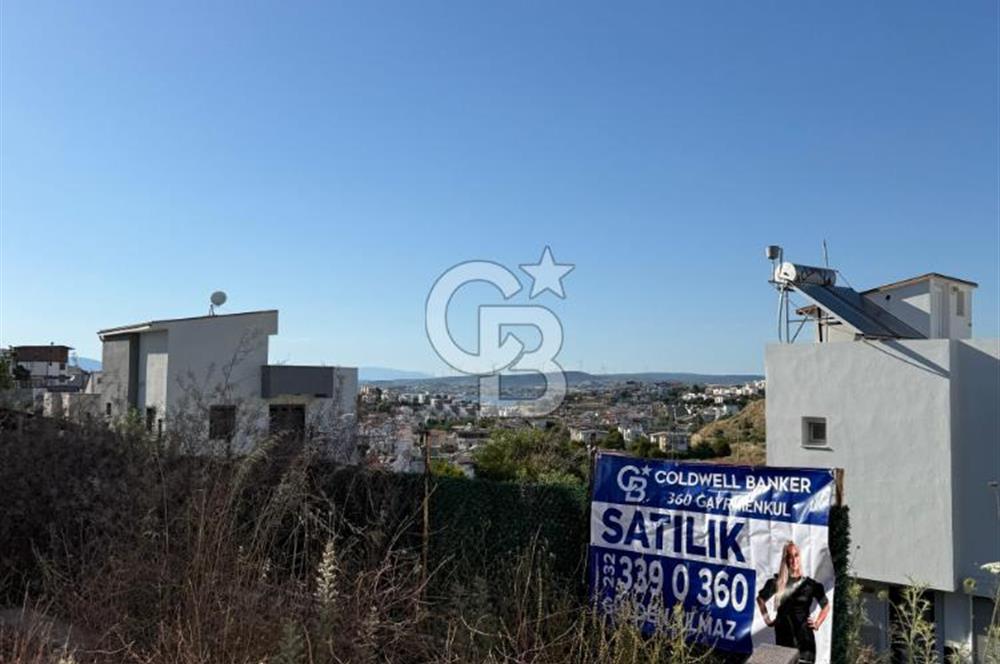 Seferihisar Zümrüt Evler Sitesi İçerisinde Satılık Villa Arsası