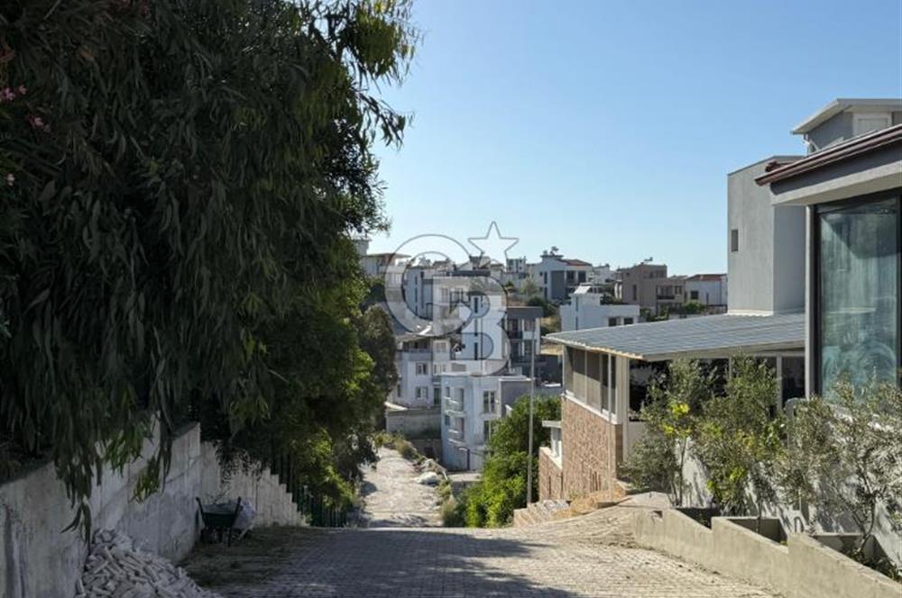 Seferihisar Zümrüt Evler Sitesi İçerisinde Satılık Villa Arsası