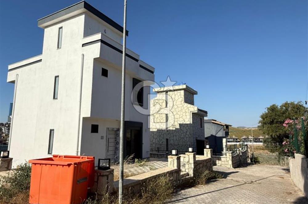 Seferihisar Zümrüt Evler Sitesi İçerisinde Satılık Villa Arsası